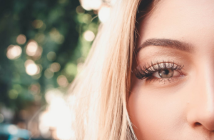 eyelashes